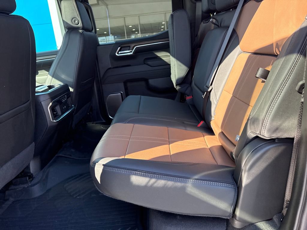 Used 2024 Chevrolet Silverado 1500 High Country w/ High Country Premium Package image 32
