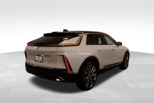 New 2026 Cadillac Lyriq Signature Luxury image 2
