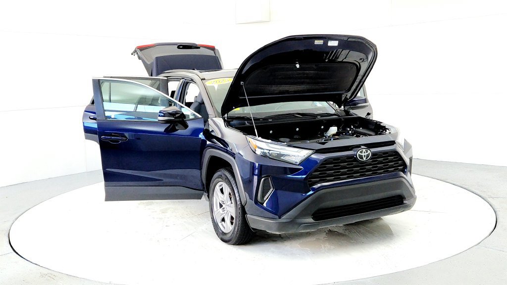 Used 2025 Toyota RAV4 XLE w/ Convenience Package AWD/4WD image 9