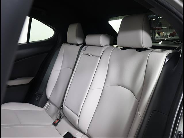 Certified 2022 Lexus UX 200 w/ Accessory Package (Z1) FWD image 10