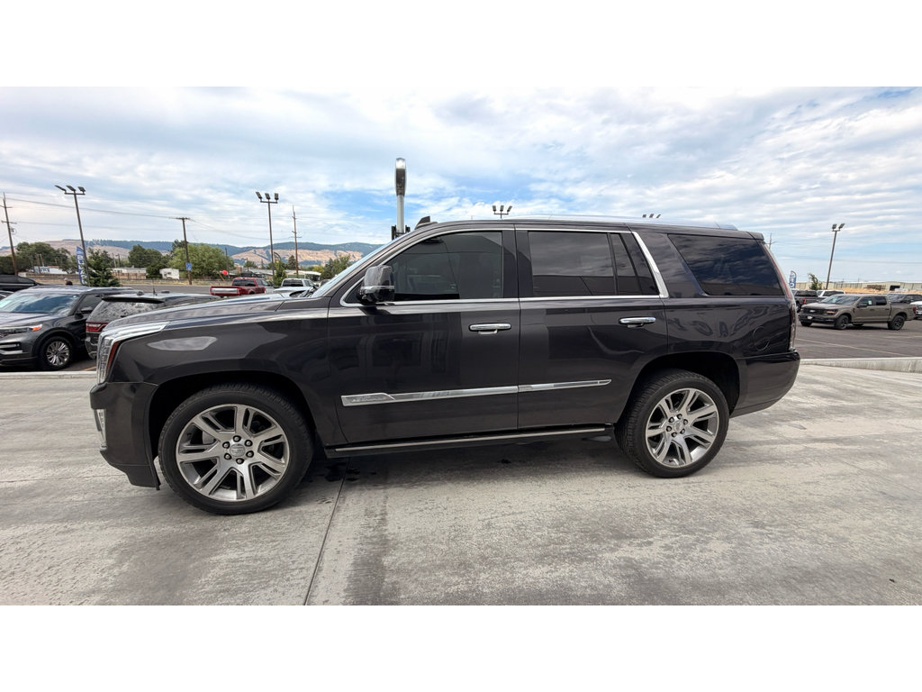 Used 2016 Cadillac Escalade Premium AWD/4WD image 6