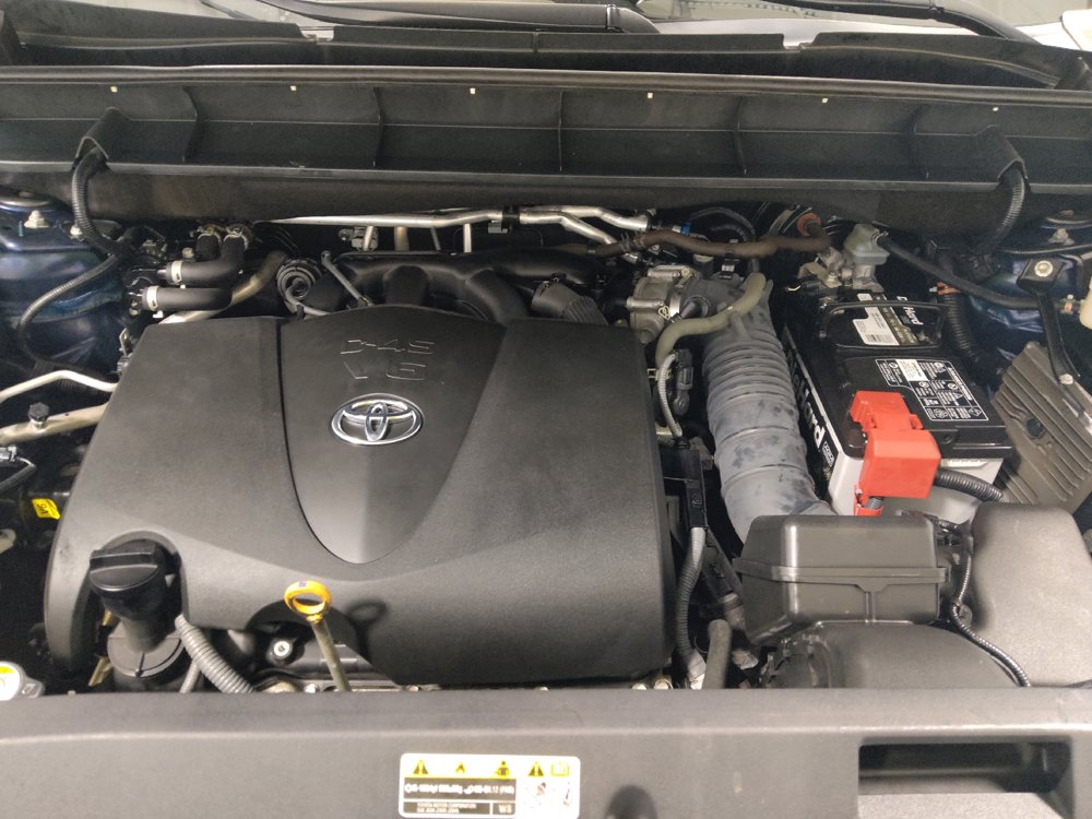 Used 2021 Toyota Highlander XLE AWD/4WD image 30