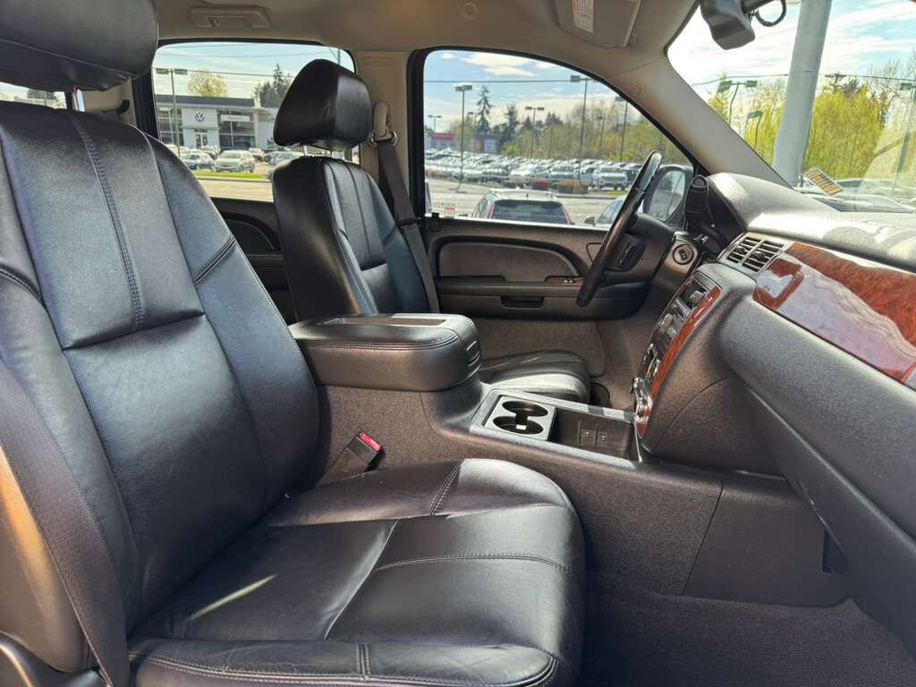Used 2008 Chevrolet Silverado 2500 LTZ w/ Safety Package AWD/4WD image 14