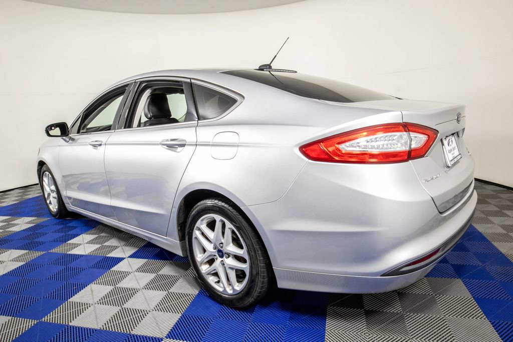 Used 2015 Ford Fusion SE w/ Equipment Group 202A FWD image 6