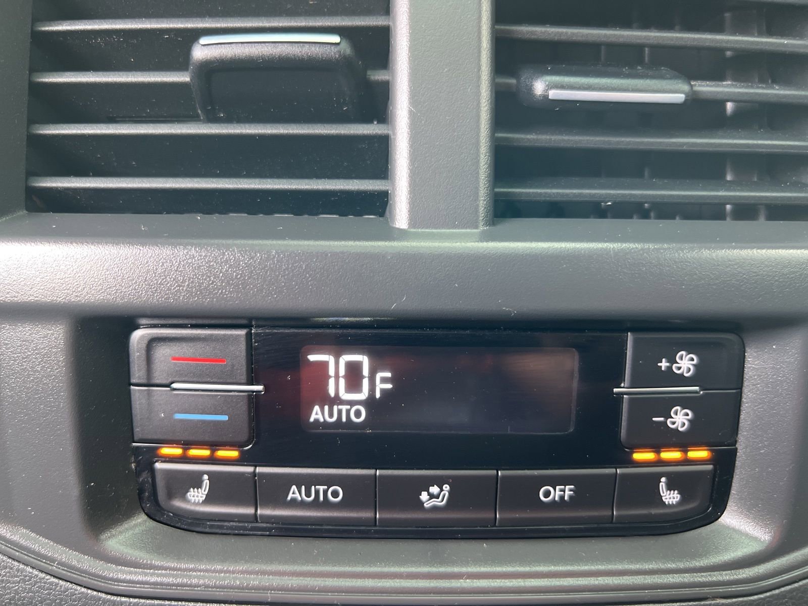 Used 2023 Volkswagen Atlas SEL Premium image 29