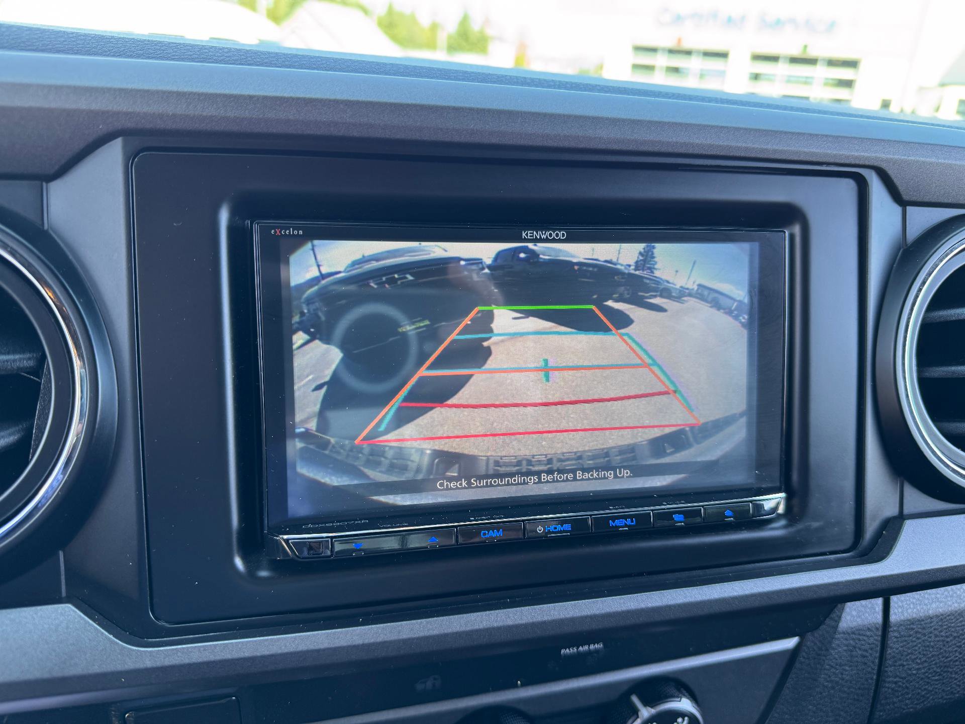 Used 2020 Toyota Tacoma TRD Off-Road AWD/4WD image 27