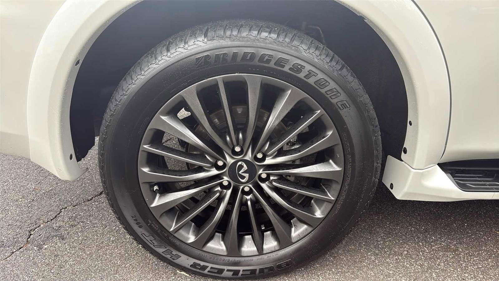 Used 2023 INFINITI QX80 Sensory w/ All-Season Package image 27