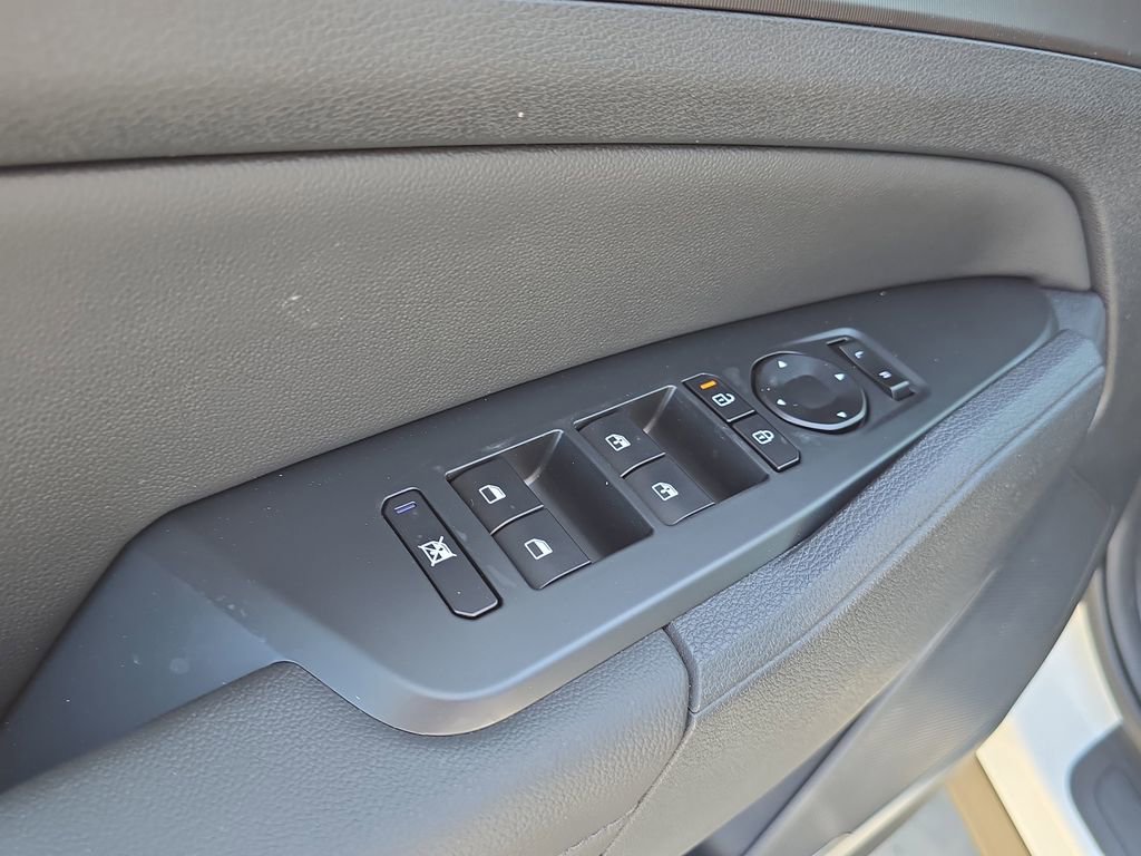 New 2026 Kia Sportage EX image 19