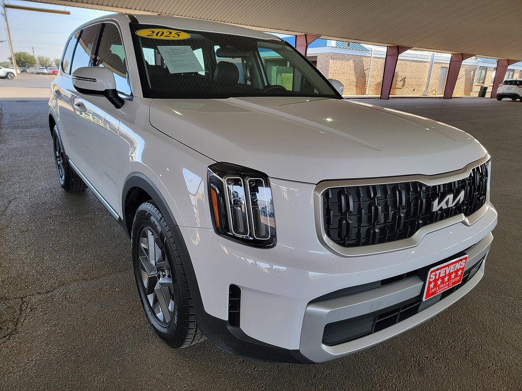 Used 2025 Kia Telluride LX FWD image 5