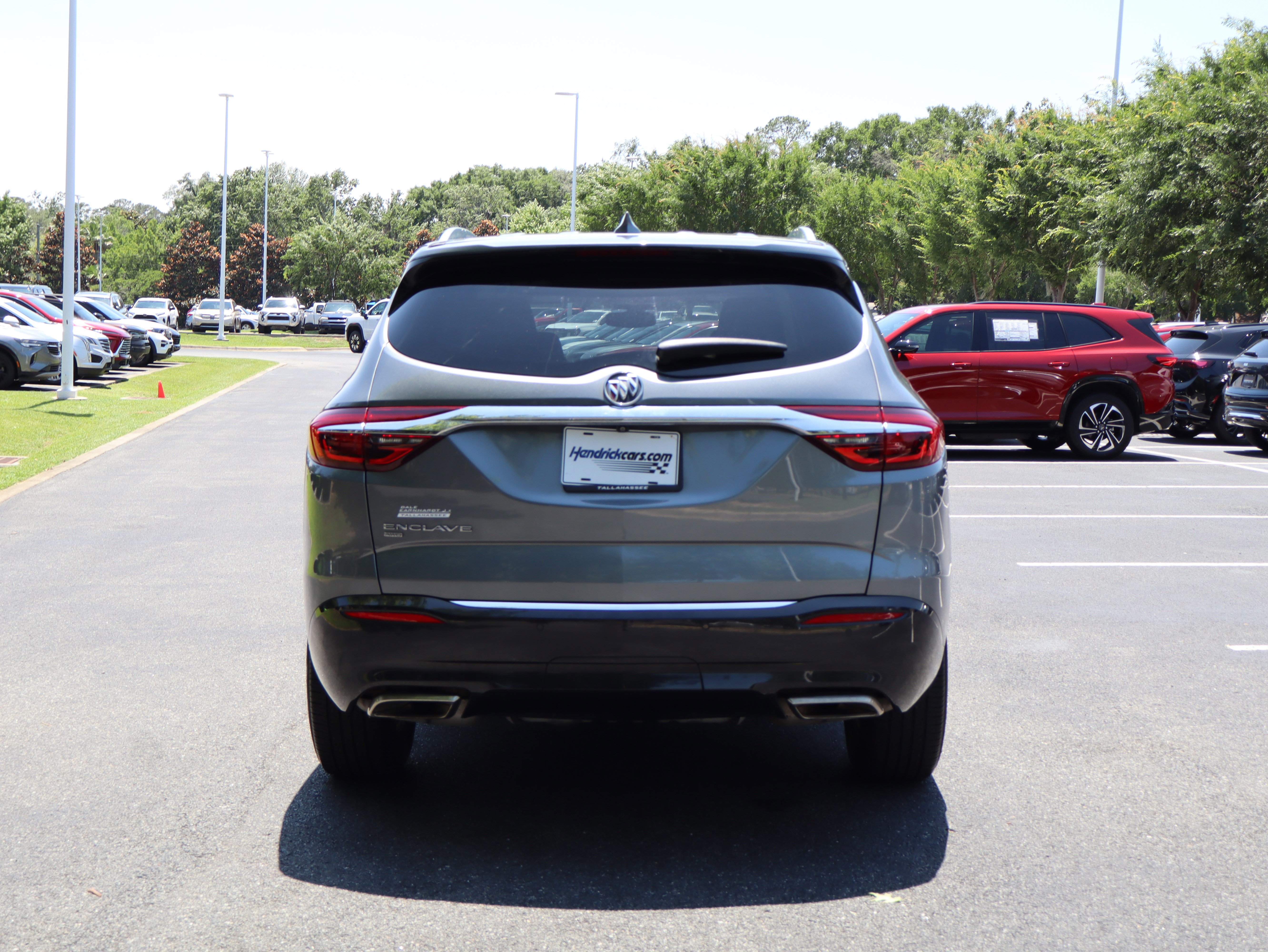 Used 2021 Buick Enclave Essence w/ Sound and Sites Package AWD/4WD image 8