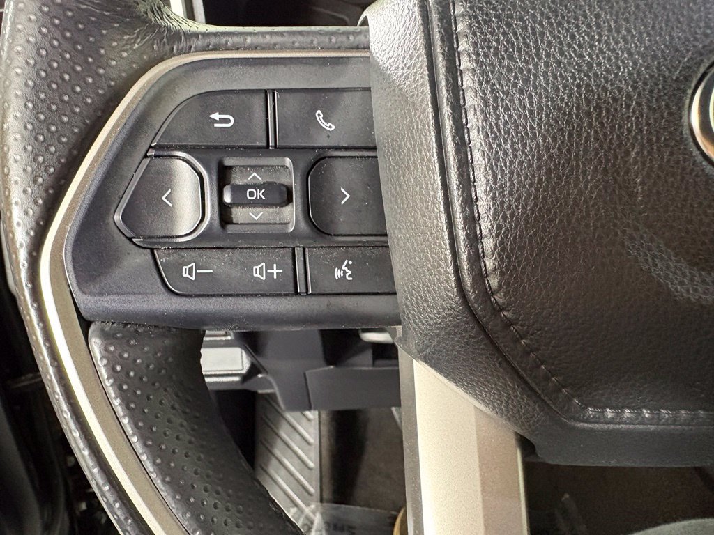 Used 2025 Toyota 4Runner SR5 AWD/4WD image 24