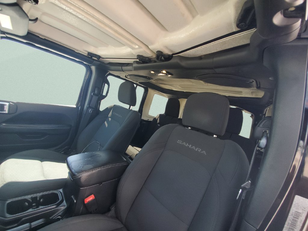 Used 2019 Jeep Wrangler Unlimited Sahara AWD/4WD image 17