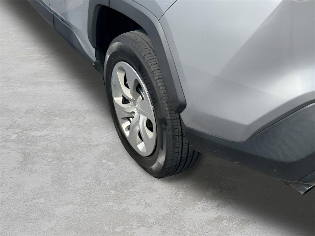 Used 2022 Toyota RAV4 LE image 20