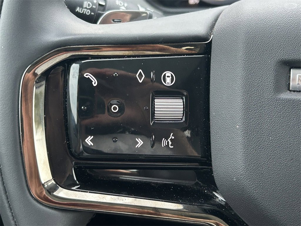 Used 2025 Land Rover Range Rover Velar Dynamic SE image 39