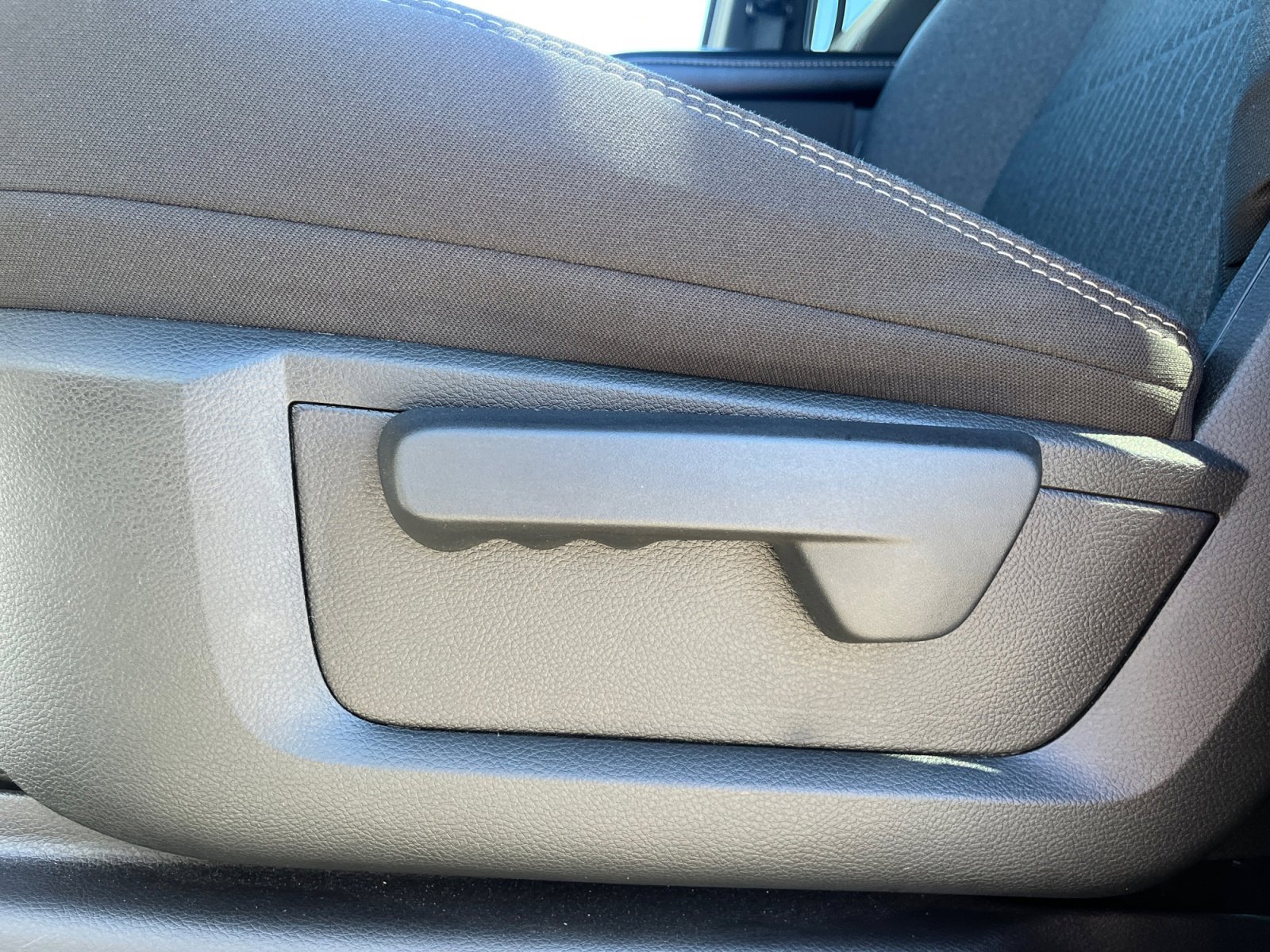 Used 2024 RAM 2500 Tradesman w/ Chrome Appearance Group image 13