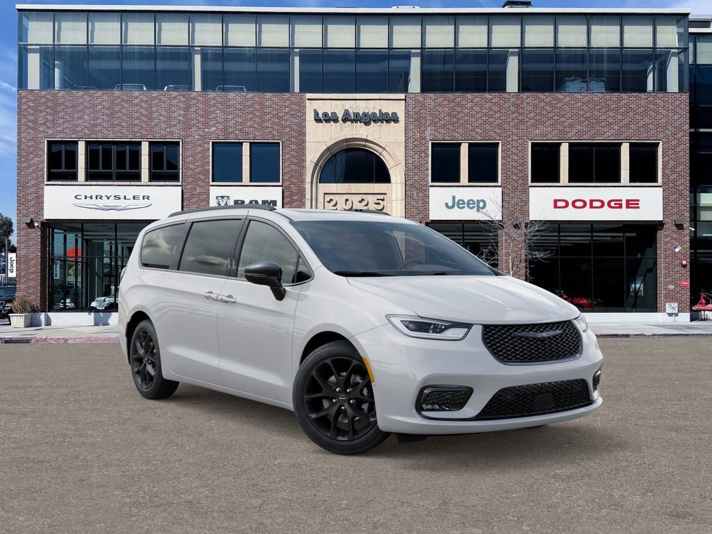 New 2025 Chrysler Pacifica Limited image 5