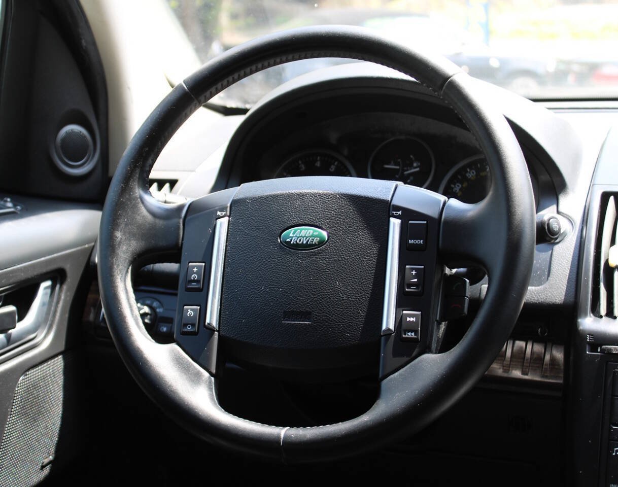 Used 2011 Land Rover LR2 HSE AWD/4WD image 17