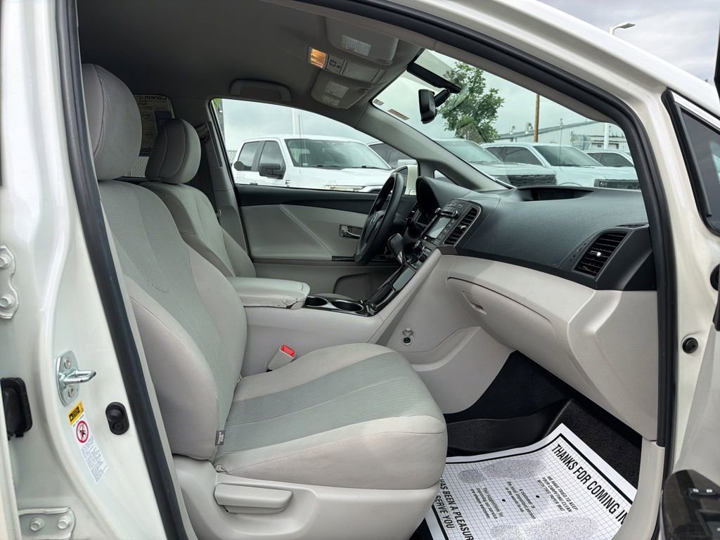Used 2015 Toyota Venza LE AWD/4WD image 12