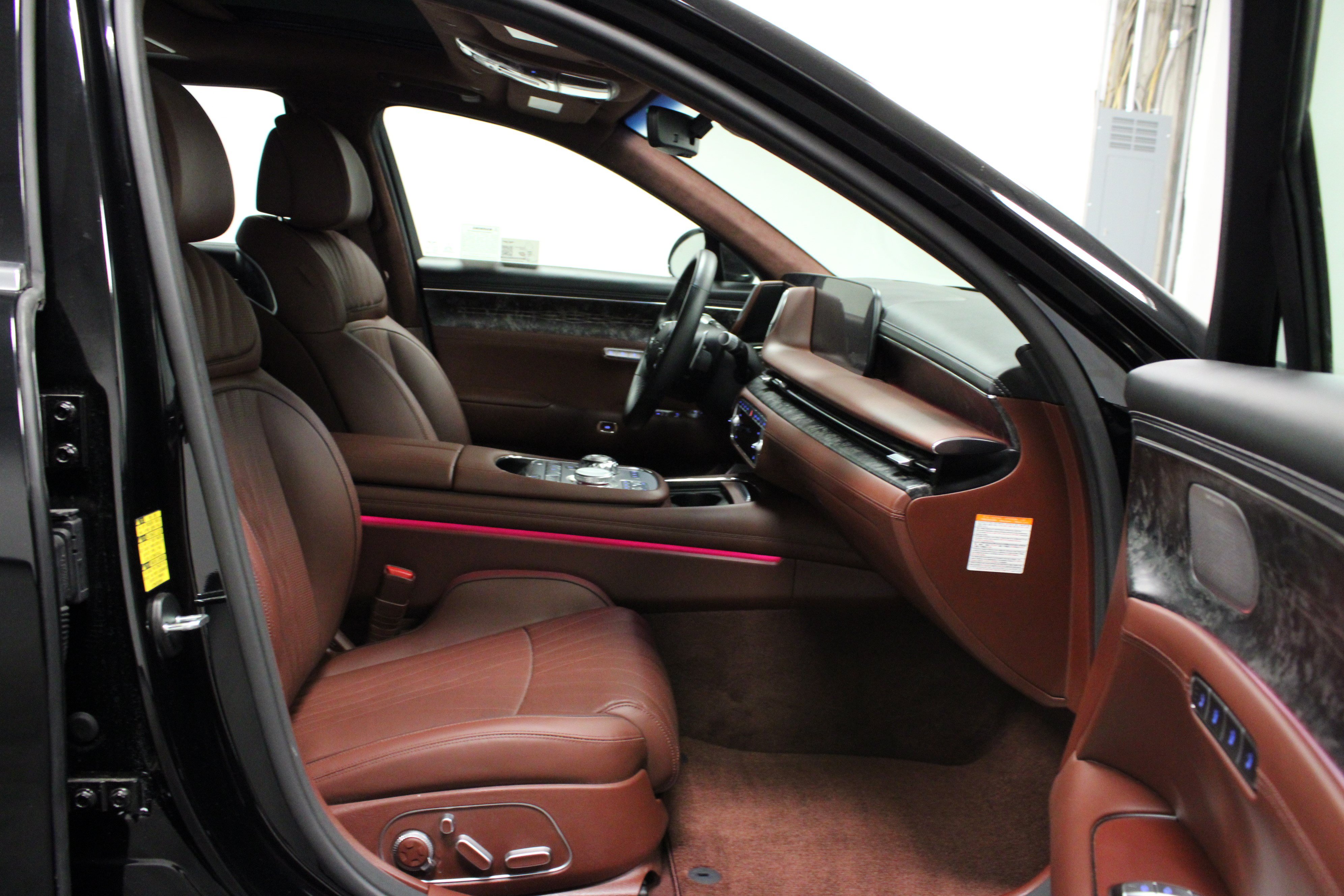 Used 2026 Genesis G90 3.5T AWD/4WD image 15