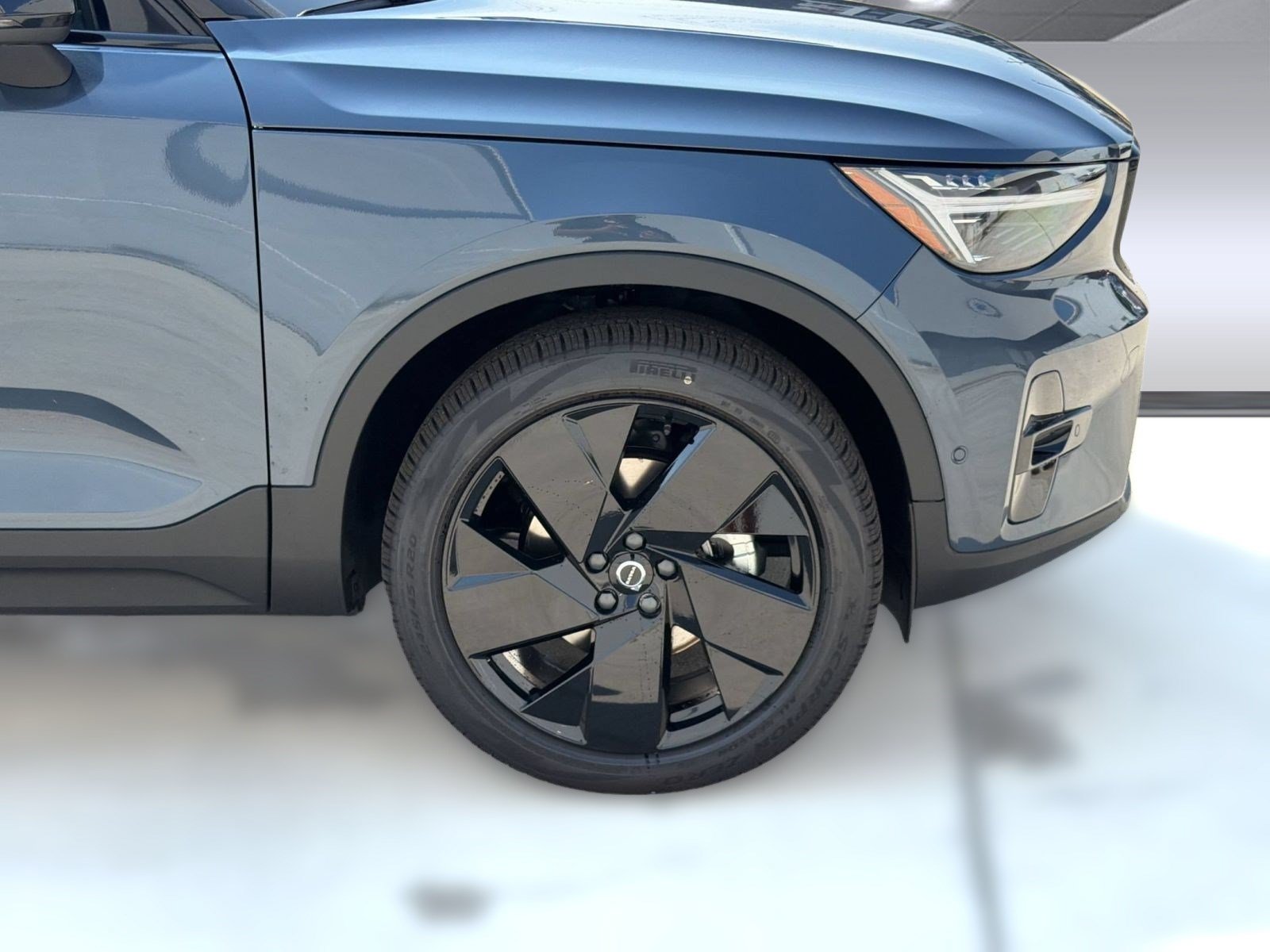 New 2026 Volvo XC40 B5 Ultra w/ Protection Package Premier AWD/4WD image 13