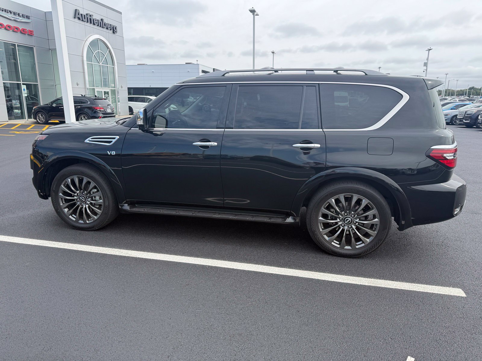 Used 2021 Nissan Armada Platinum w/ Captain's Chairs Package AWD/4WD image 3