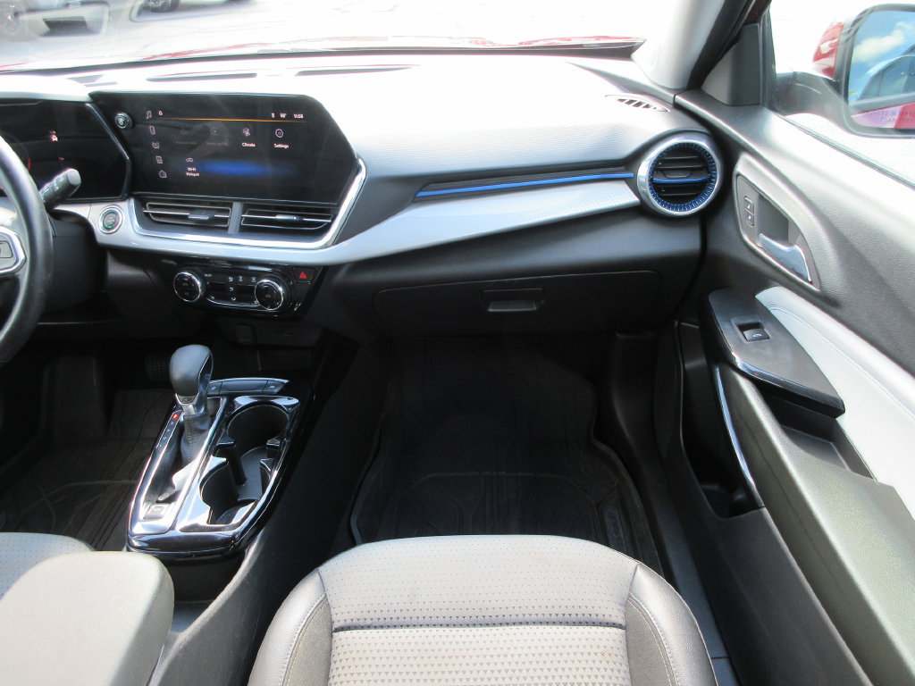 Certified 2024 Chevrolet Trax LT w/ Driver Confidence Package FWD image 17