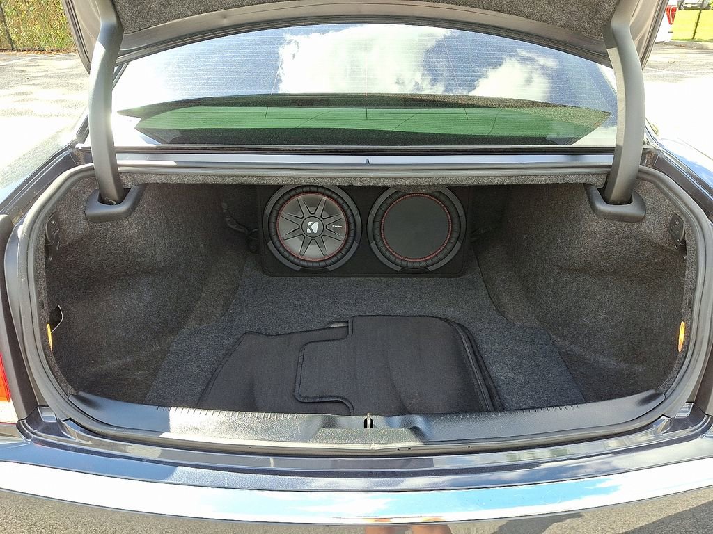 Used 2016 Chrysler 300 Limited image 29