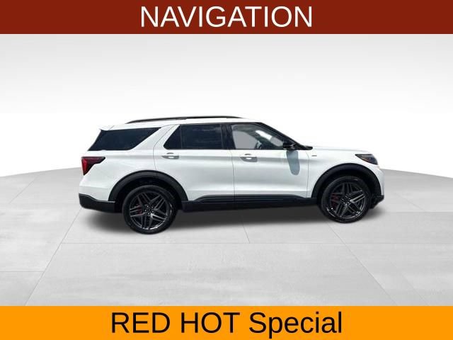 Used 2025 Ford Explorer ST-Line w/ ST-Line Street Pack AWD/4WD image 8