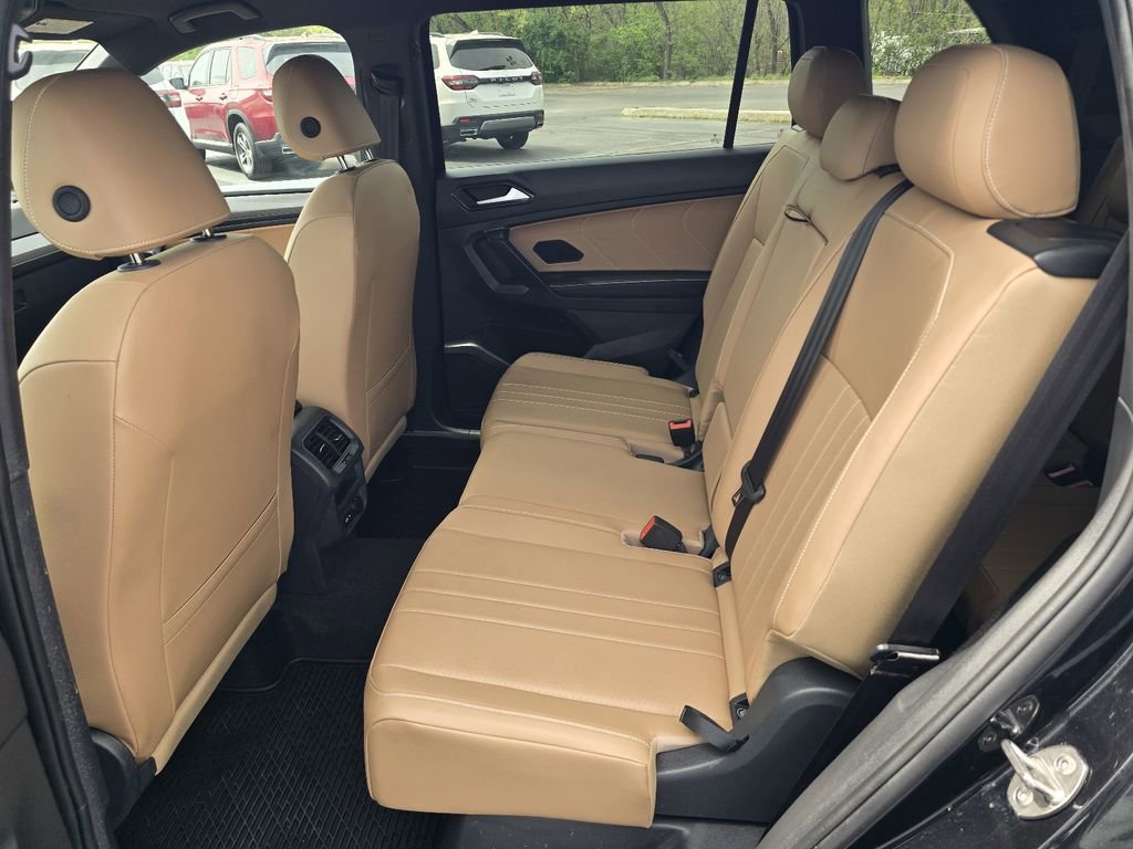 Used 2024 Volkswagen Tiguan SE image 11