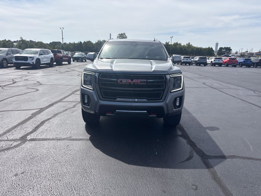 Used 2023 GMC Yukon XL AT4 w/ AT4 Premium Package AWD/4WD image 7