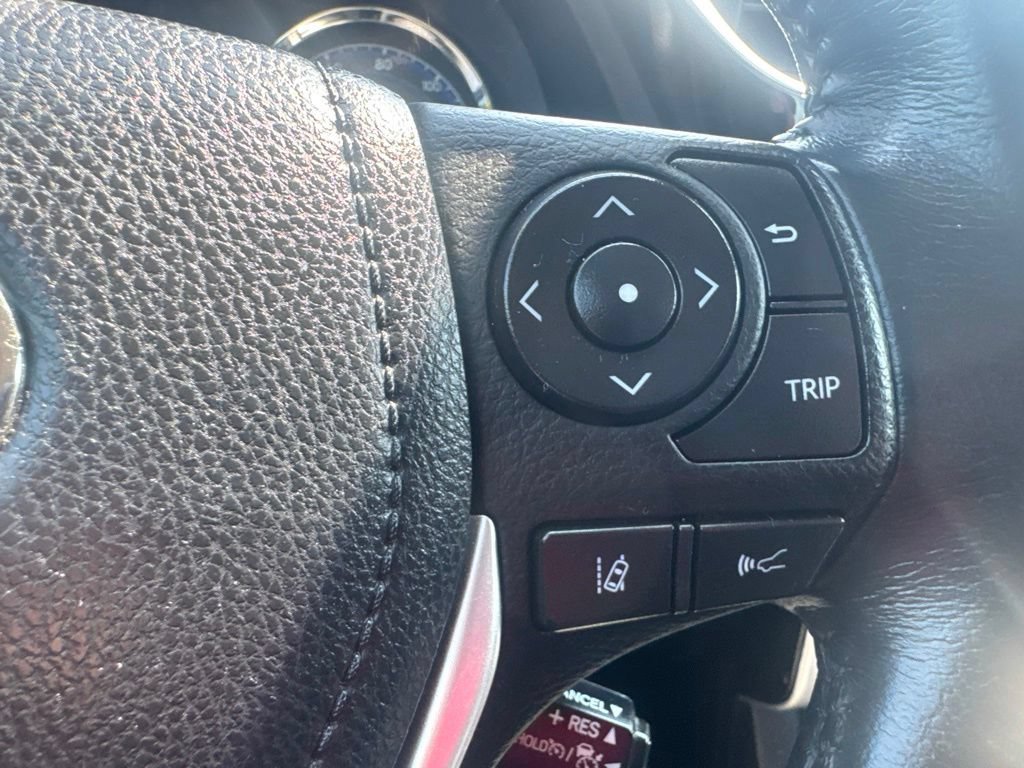 Used 2018 Toyota Corolla XSE FWD image 22