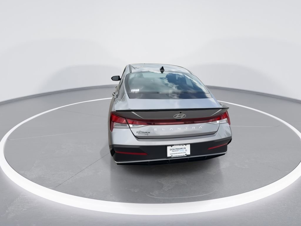 Used 2025 Hyundai Elantra Sport FWD image 7