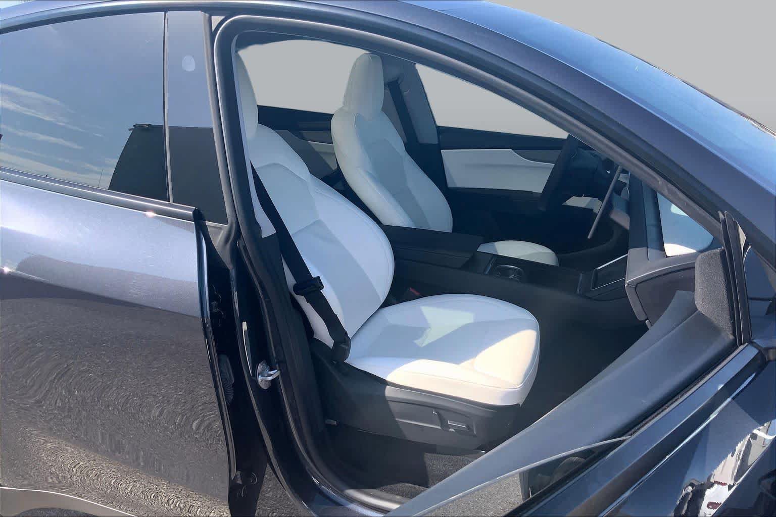 Used 2026 Tesla Model Y 2WD image 8