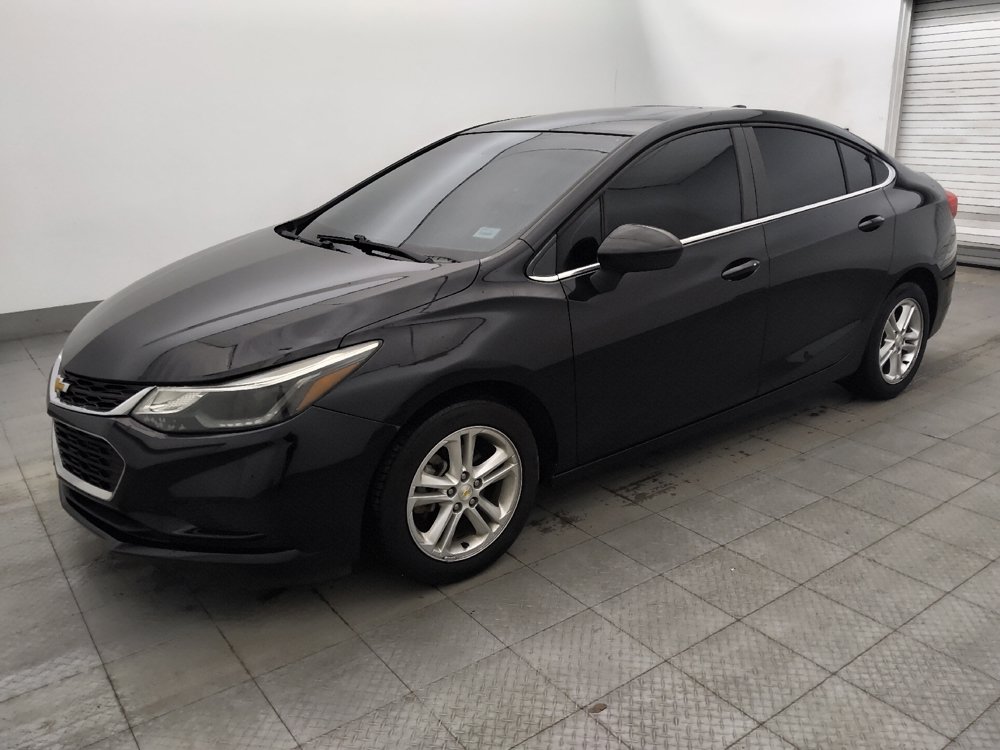 Used 2017 Chevrolet Cruze LT w/ Sun And Sound Package FWD image 2
