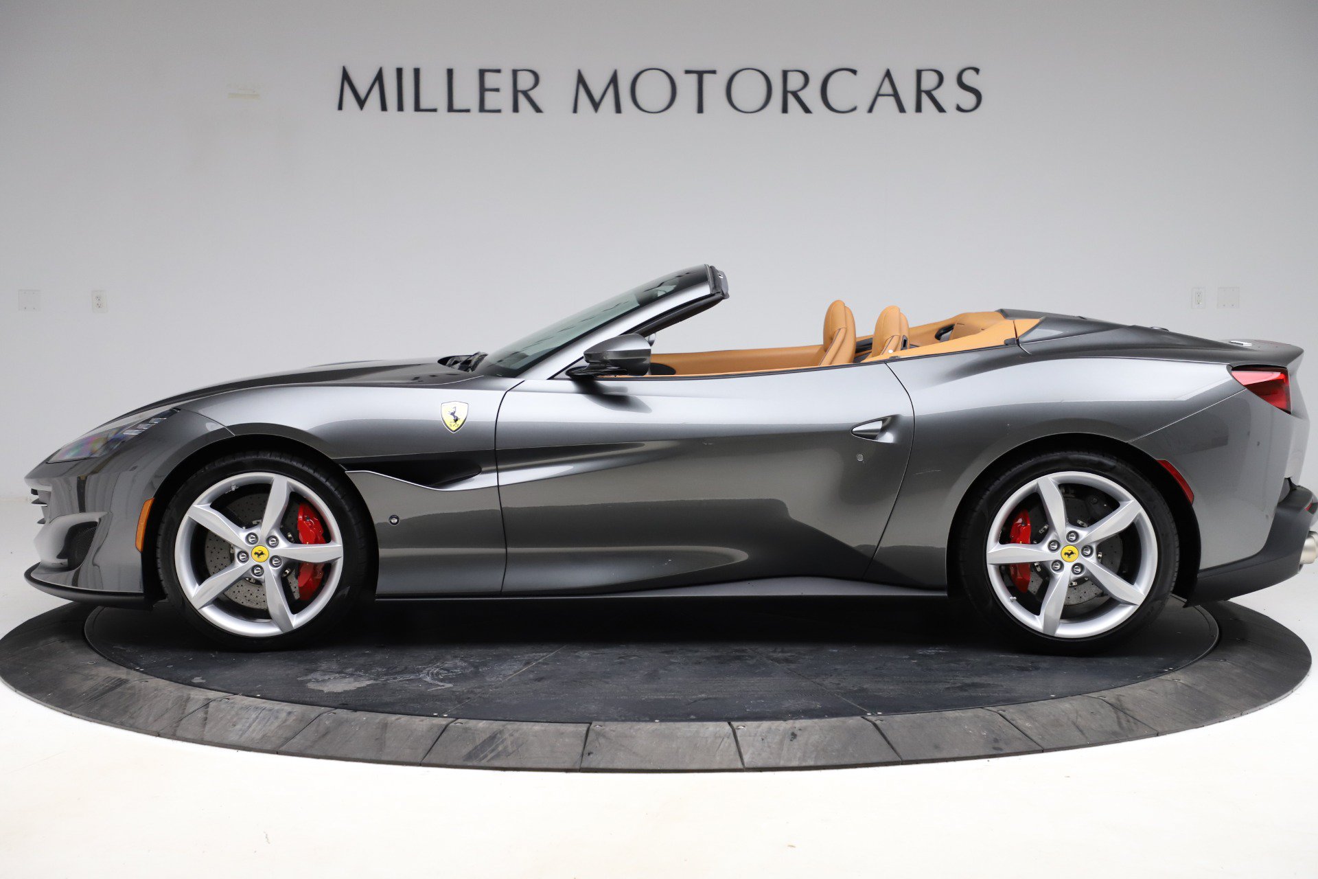 Certified 2020 Ferrari Portofino RWD image 4