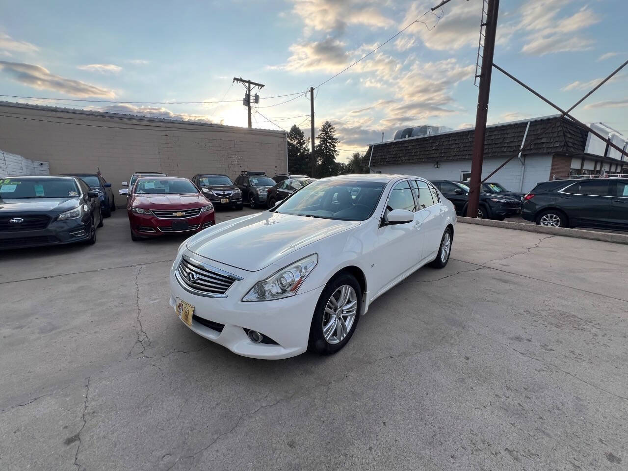 Used 2015 INFINITI Q40 AWD w/ Navigation Package image 3