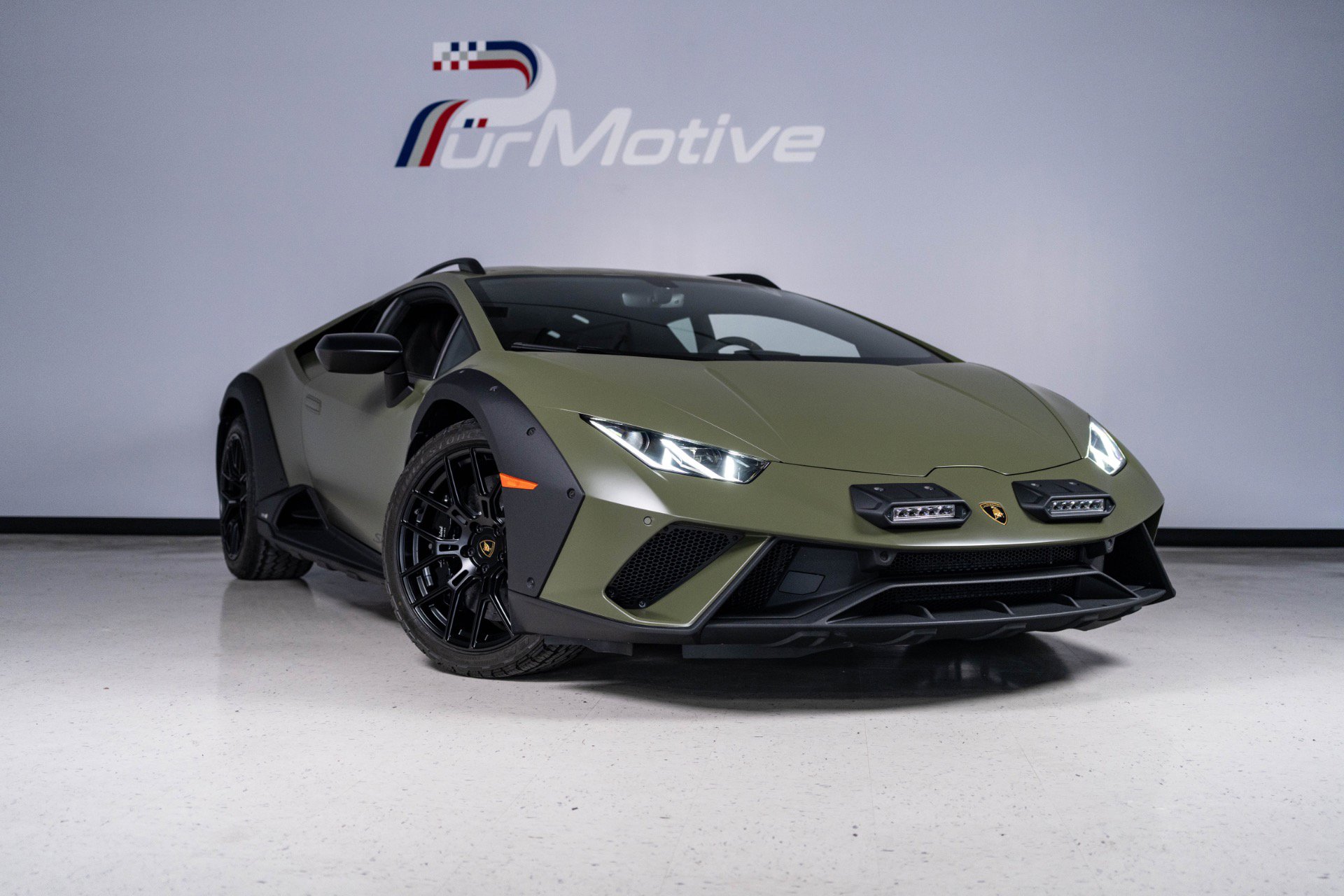 Used 2024 Lamborghini Huracan Sterrato AWD/4WD image 44