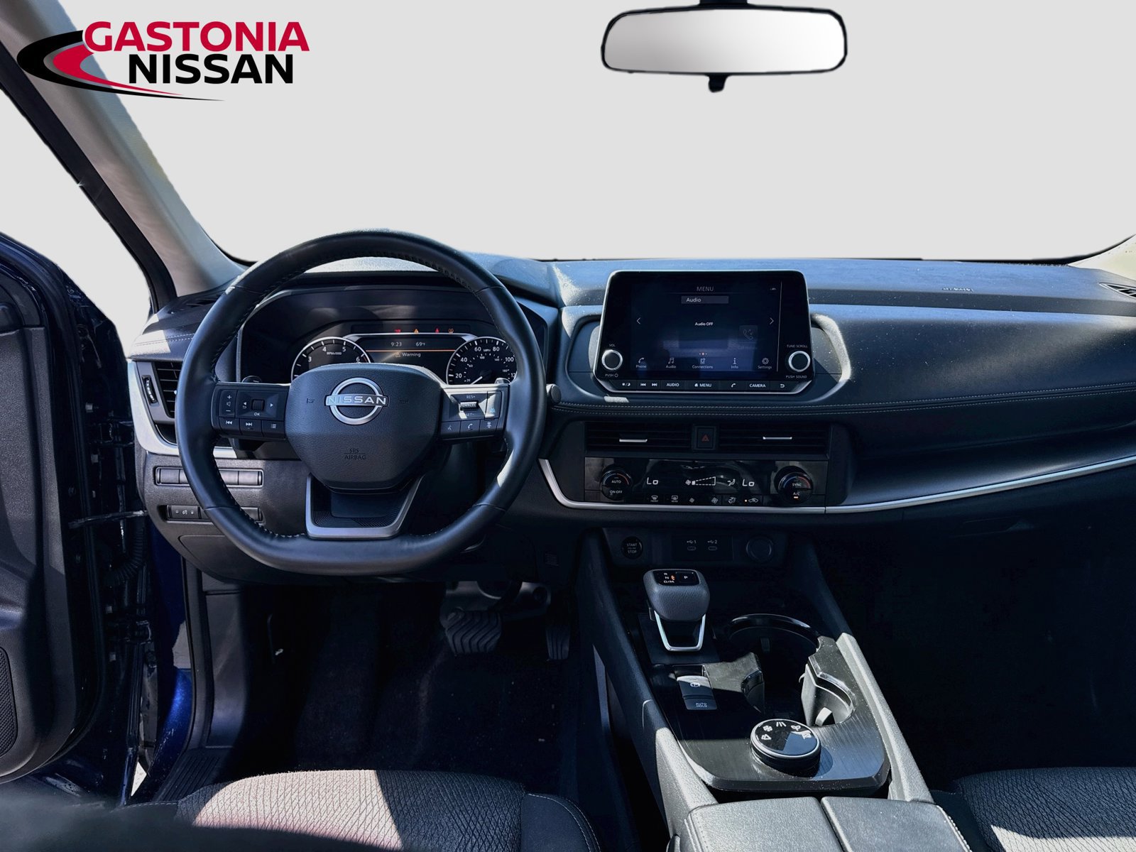 Used 2025 Nissan Rogue SV AWD/4WD image 30