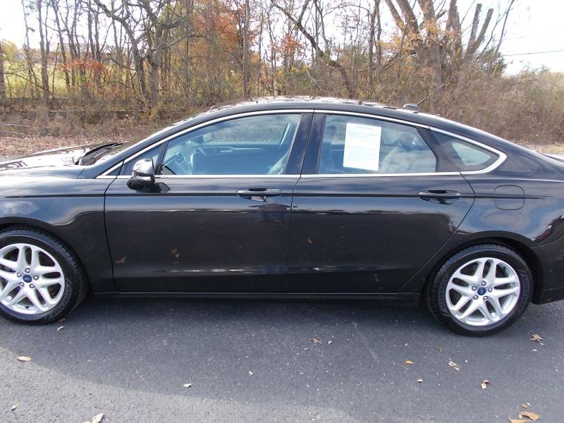 Used 2015 Ford Fusion SE w/ Equipment Group 202A image 6