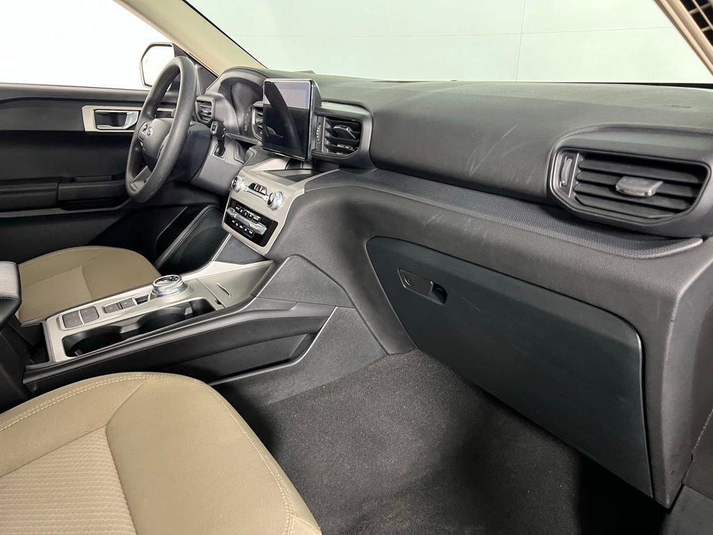 Used 2024 Ford Explorer 2WD image 32