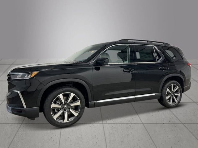 New 2025 Honda Pilot Touring image 2