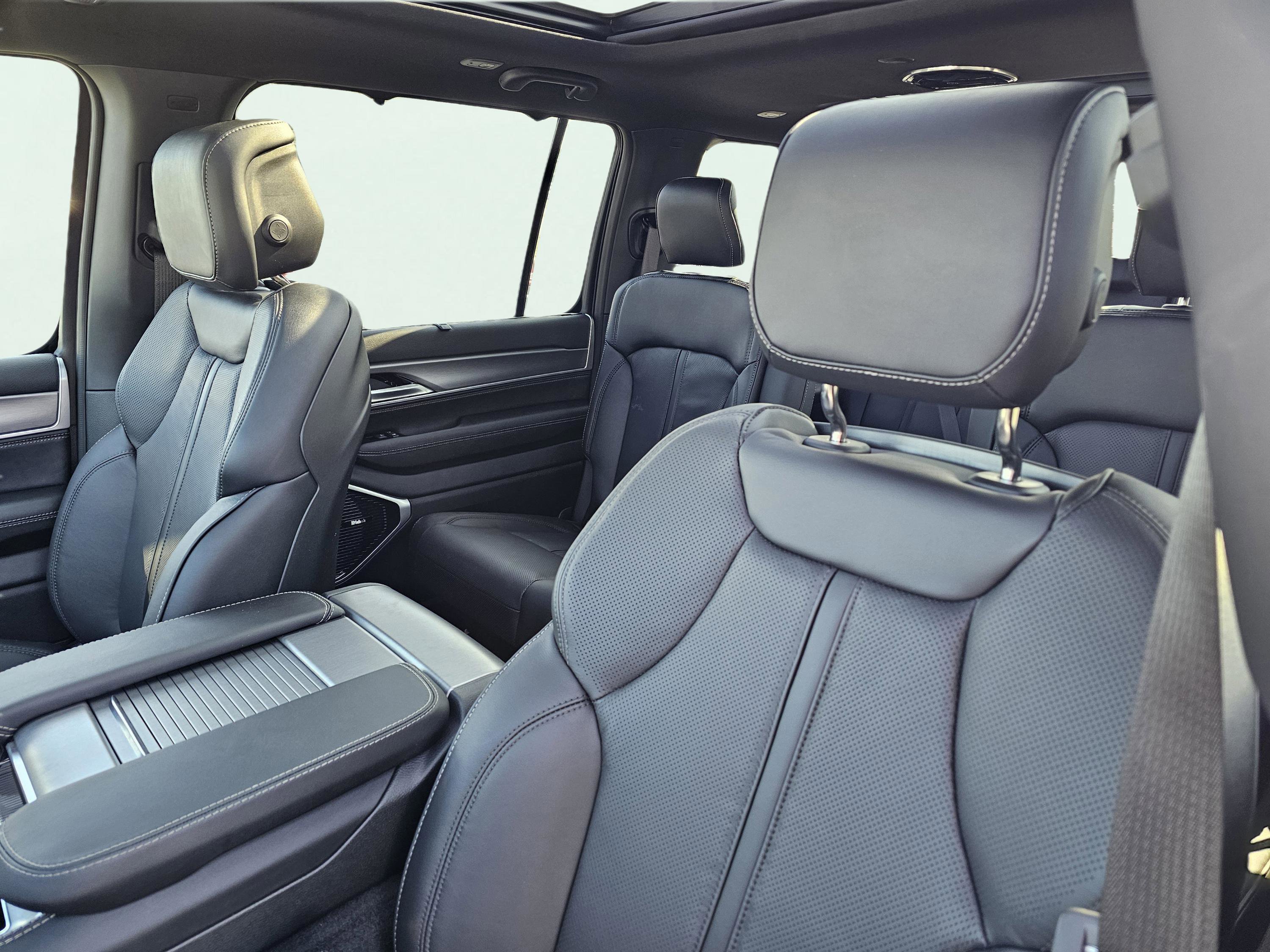 New 2026 Jeep Grand Wagoneer Limited image 18