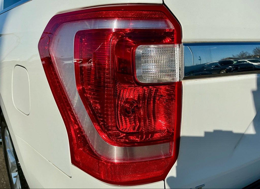 Used 2021 Ford Expedition Max XLT image 14