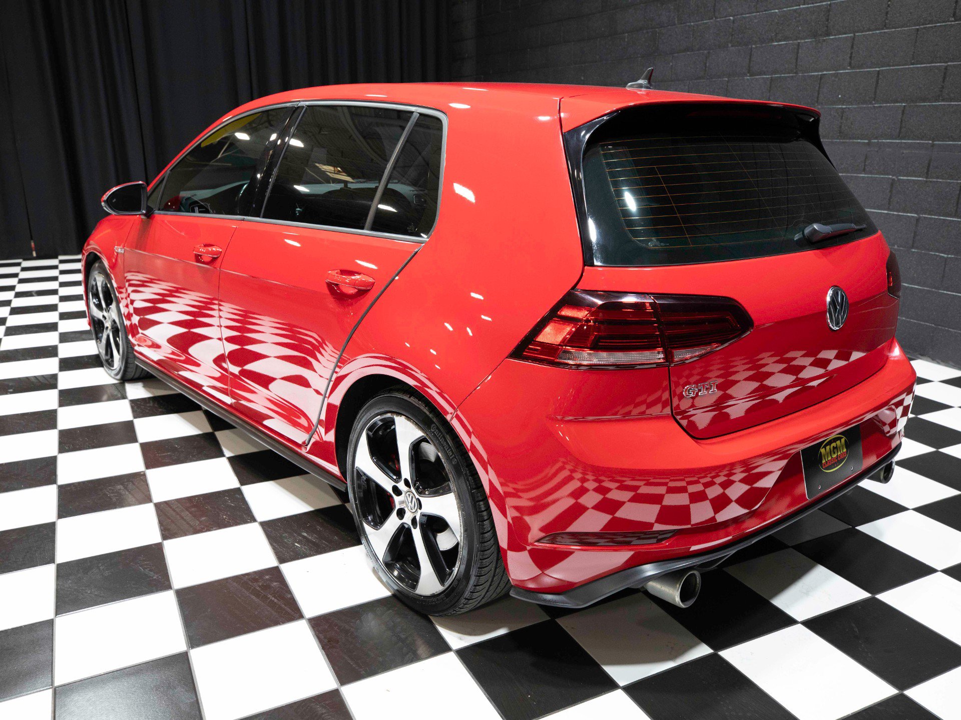 Used 2019 Volkswagen Golf 4-Door FWD image 20