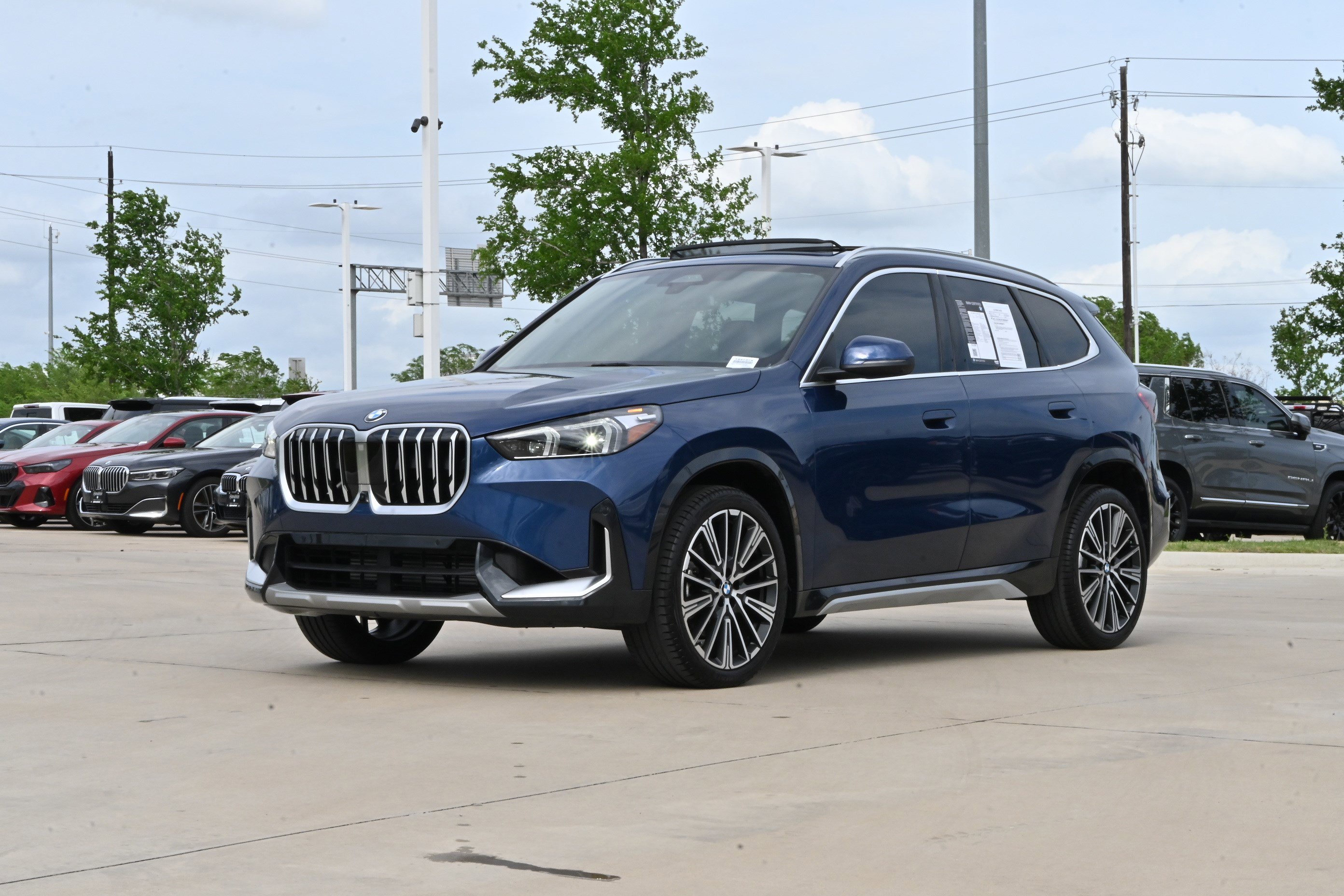 Certified 2025 BMW X1 xDrive28i w/ Technology Package image 5