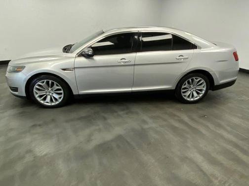 Used 2019 Ford Taurus Limited FWD image 6