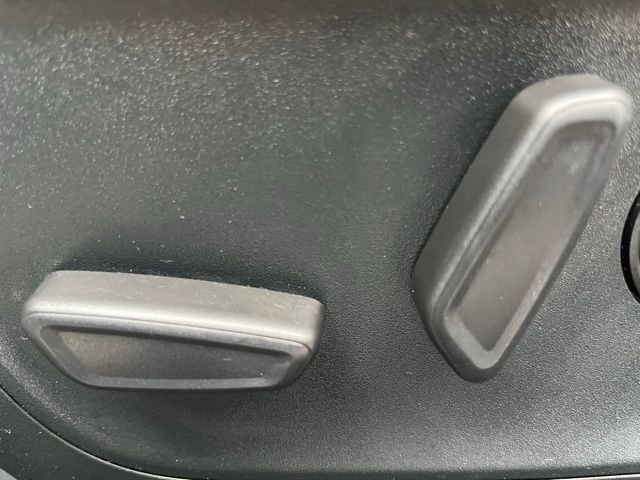 Used 2020 Ford Escape SE image 15