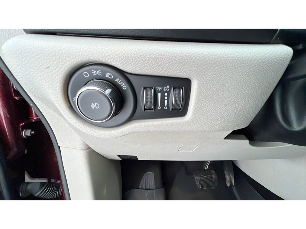 Used 2018 Chrysler Pacifica Touring-L Plus w/ Tire & Wheel Group image 23