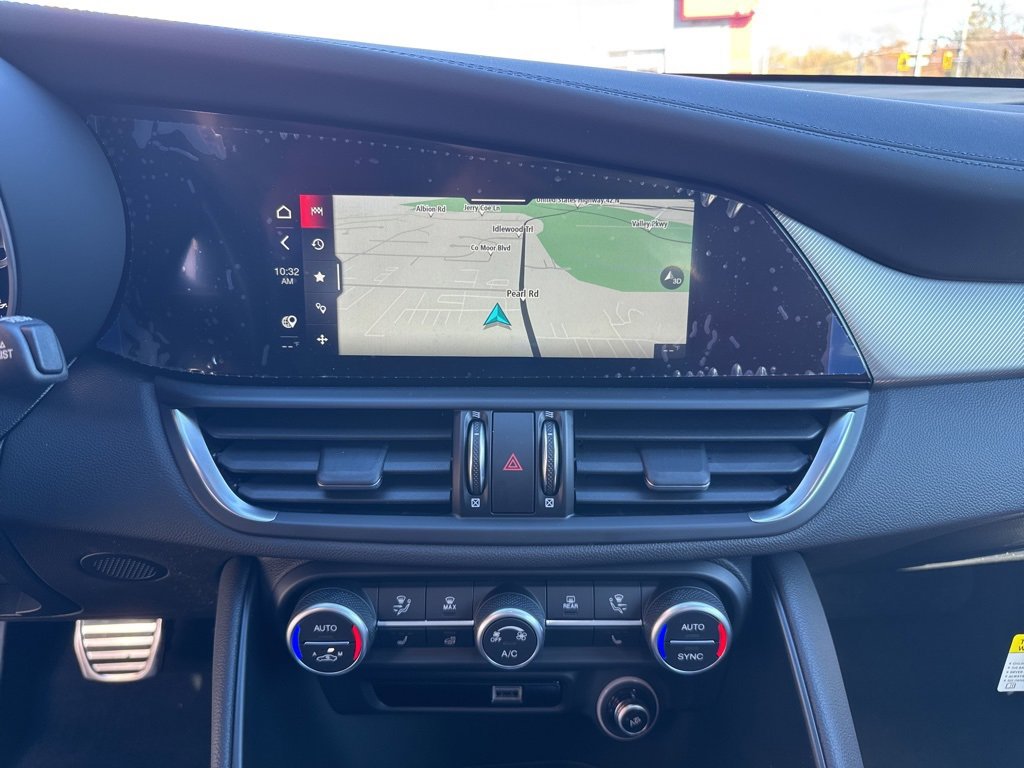 New 2025 Alfa Romeo Giulia AWD image 16