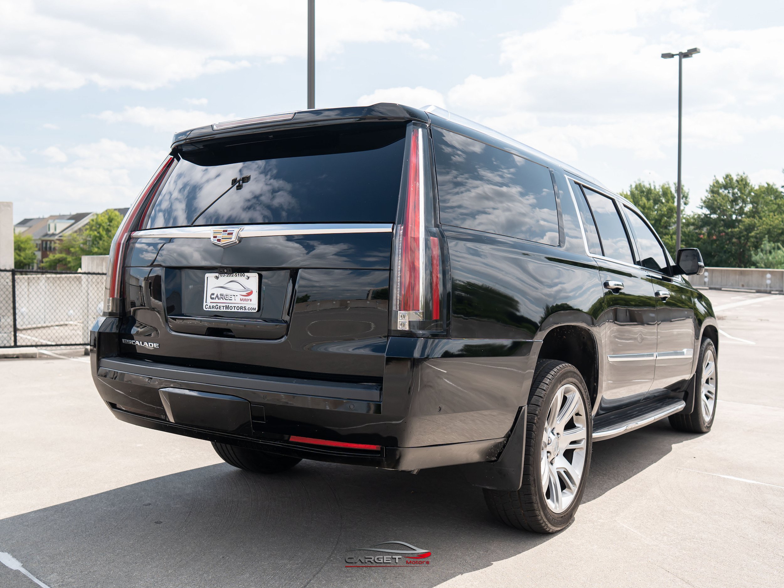 Used 2018 Cadillac Escalade ESV Luxury RWD image 7